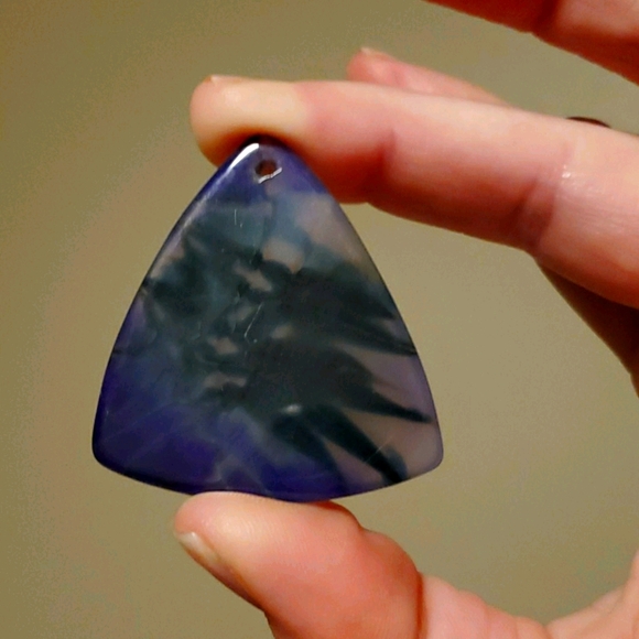 New Black Dragon Veins Agate Triangle Pendant. - Picture 2 of 8